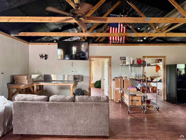 $2,800,000 | 24305 Loring Road, Lawrence, KS 66044