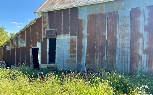 $2,800,000 | 24305 Loring Road, Lawrence, KS 66044