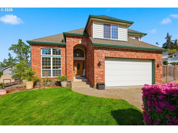 $549,000 | 705 South 68th Place, Springfield, OR 97478