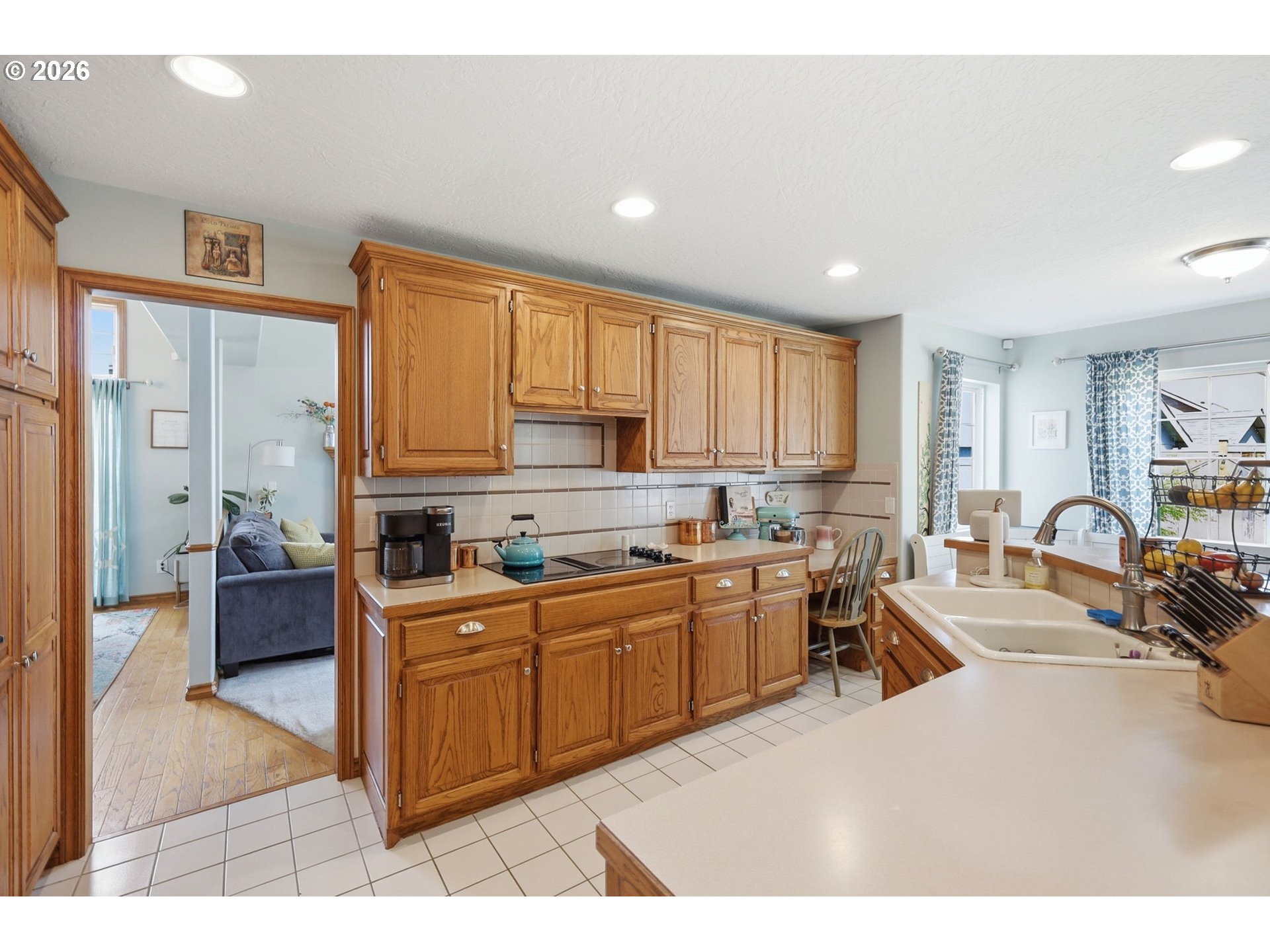 705 South 68th Place Springfield, OR 97478 - Photo 19 of 47 Kitchen