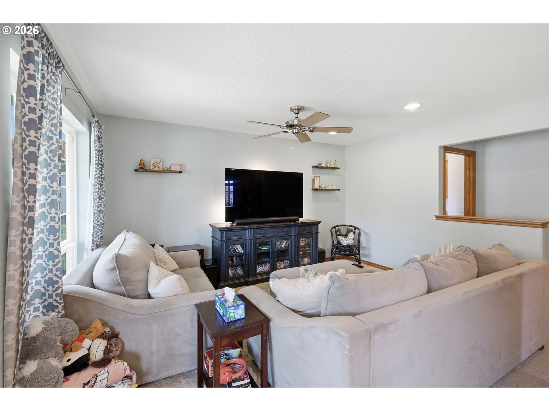 705 South 68th Place Springfield, OR 97478 - Photo 23 of 47 Family Room