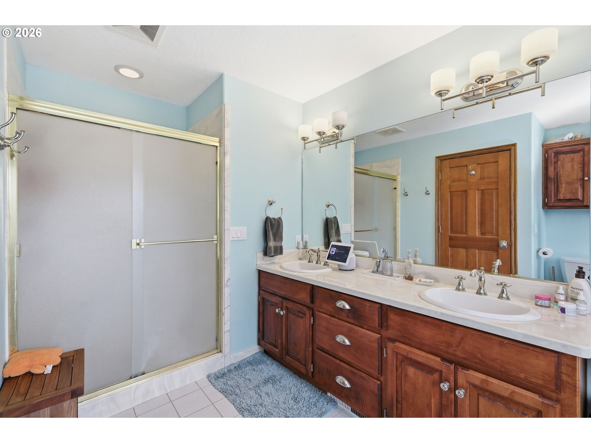 705 South 68th Place Springfield, OR 97478 - Photo 29 of 47 Owner's Suite Bathroom