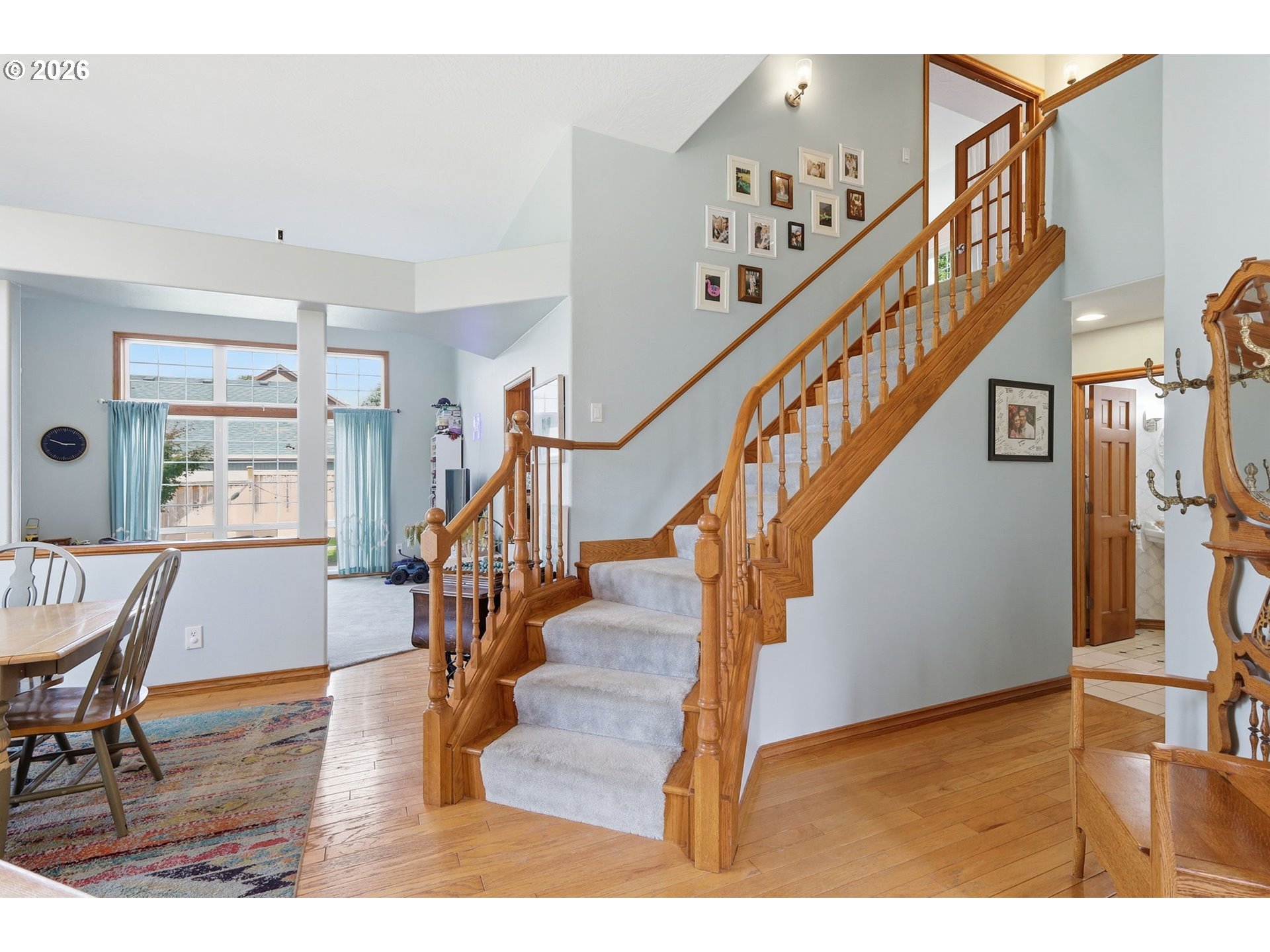 705 South 68th Place Springfield, OR 97478 - Photo 3 of 47 Entrance/Foyer