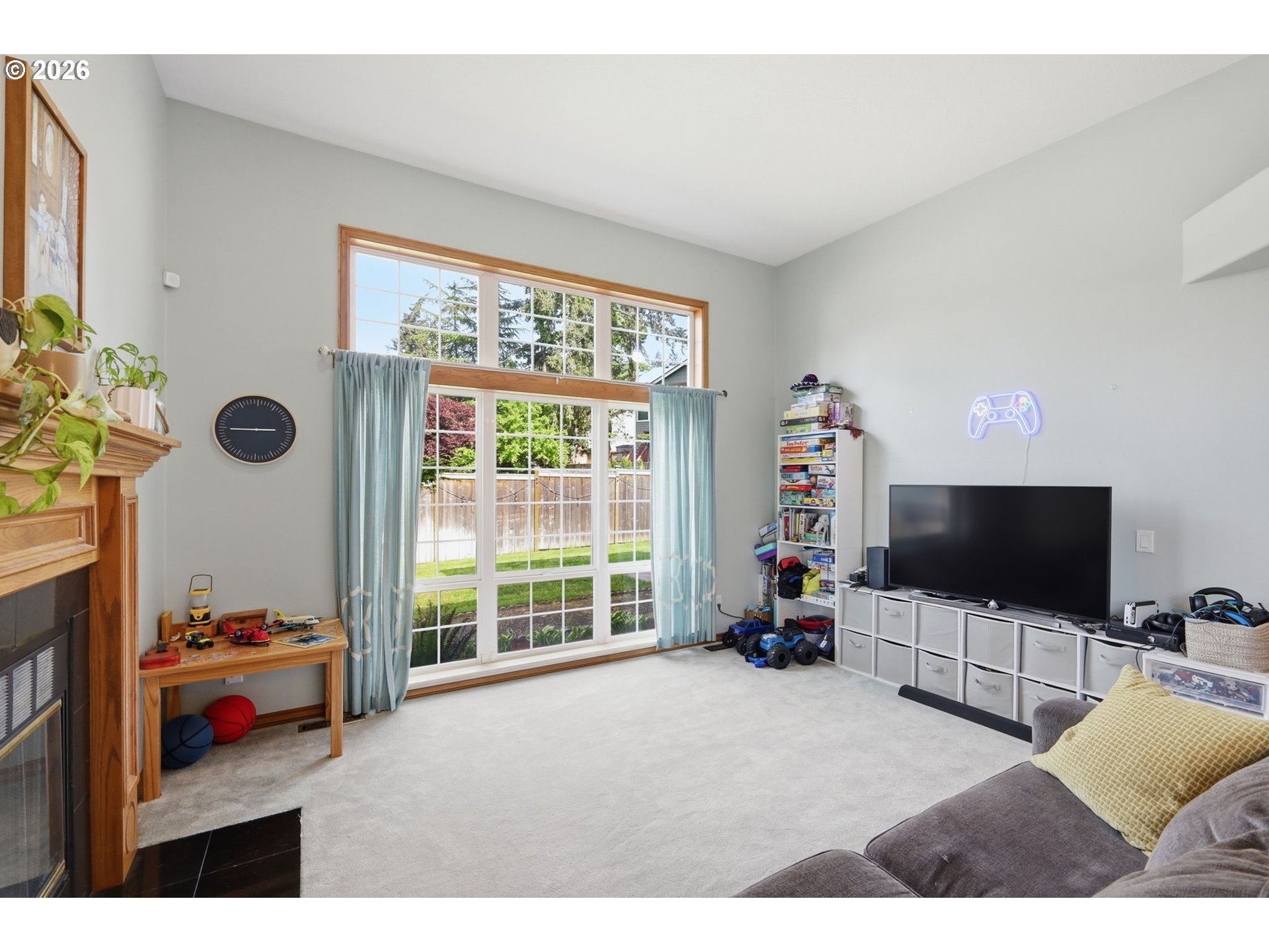705 South 68th Place Springfield, OR 97478 - Photo 8 of 47 Living Room