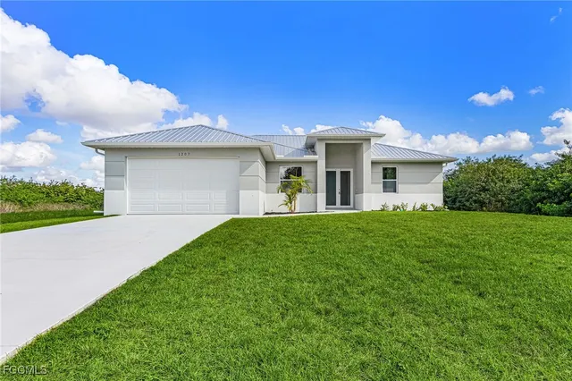 $335,000 | 1207 North Andover Drive, LaBelle, FL 33935