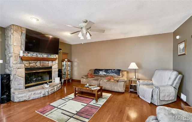 $265,000 | 115 Carroll Drive, Clarksville, MO 63336