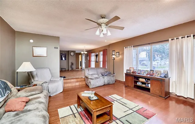 $265,000 | 115 Carroll Drive, Clarksville, MO 63336