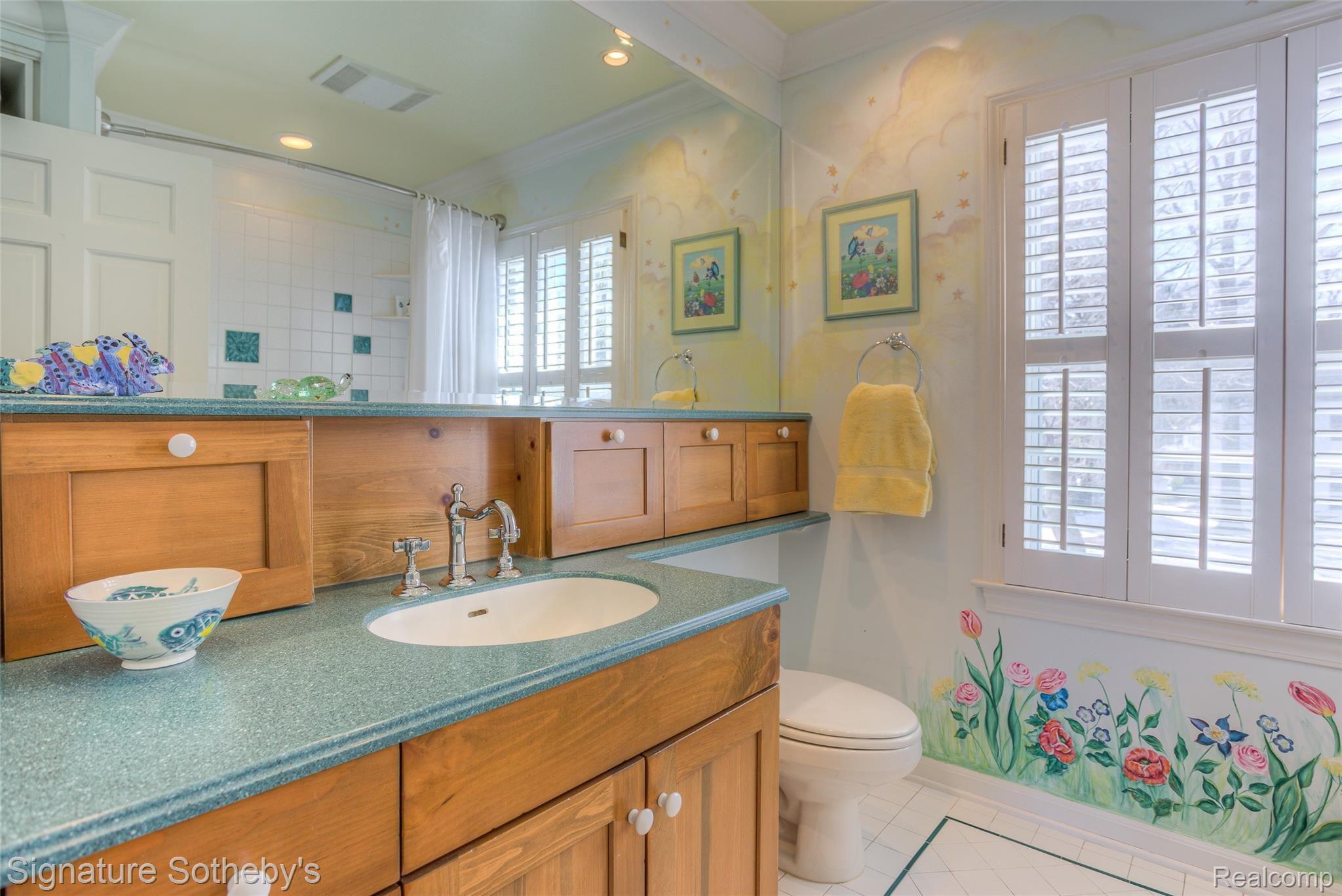 180 Merriweather Road Grosse Pointe, MI 48236 - Photo 30 of 51 180 merriweather hall bath??.jpg