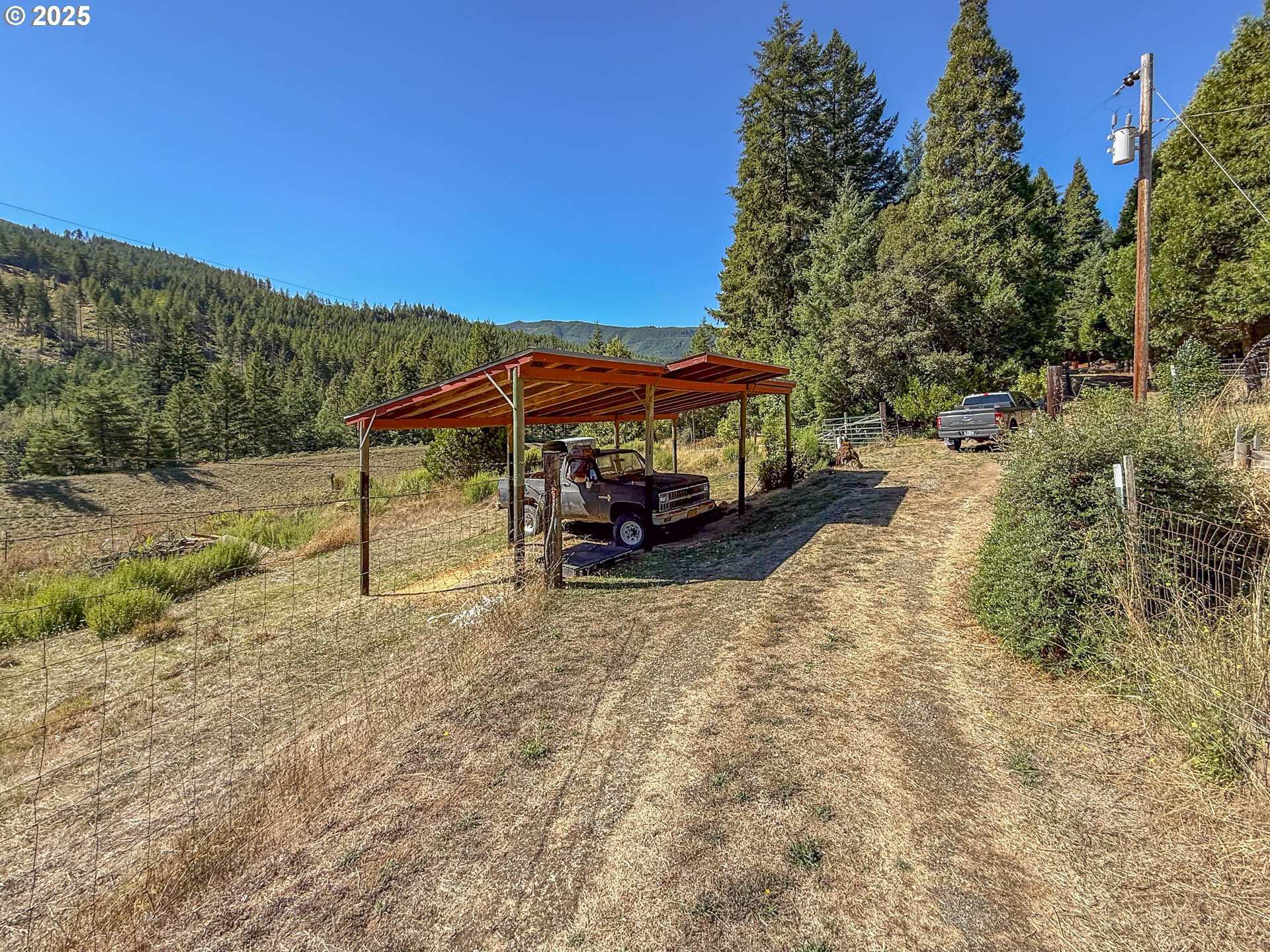 27001 Highway 42 Camas Valley, OR 97416 - Photo 2 of 15