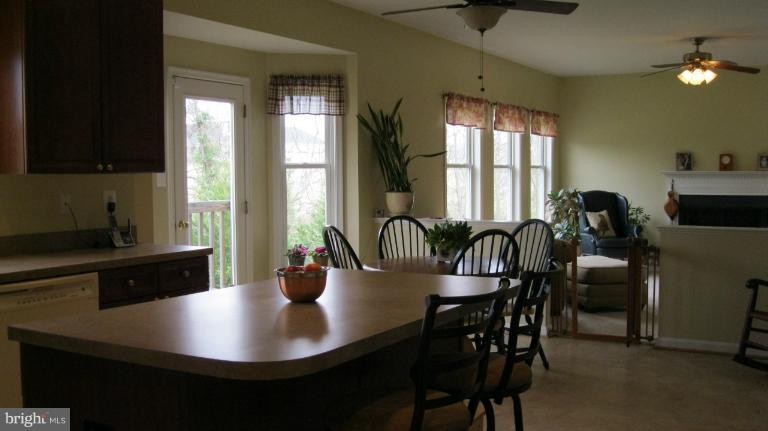 12039 Hume Road Hume, VA 22639 - Photo 16 of 17 Kitchen