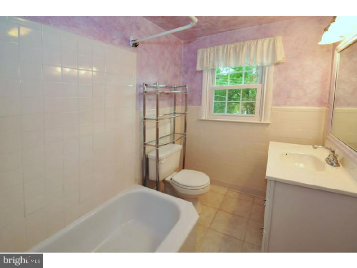 1367 Partridge Road Abington, PA 19001 - Photo 20 of 24 Bathroom