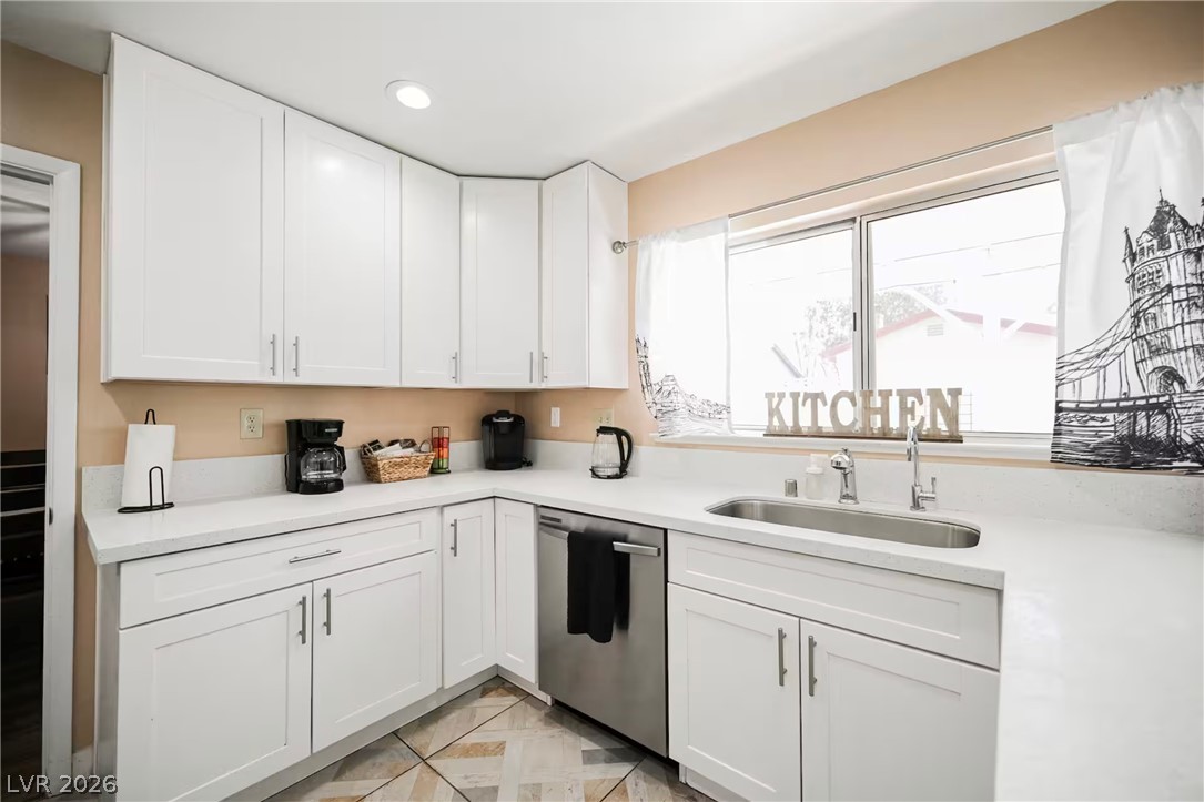 318 Quito Court Henderson, NV 89014 - Photo 8 of 41