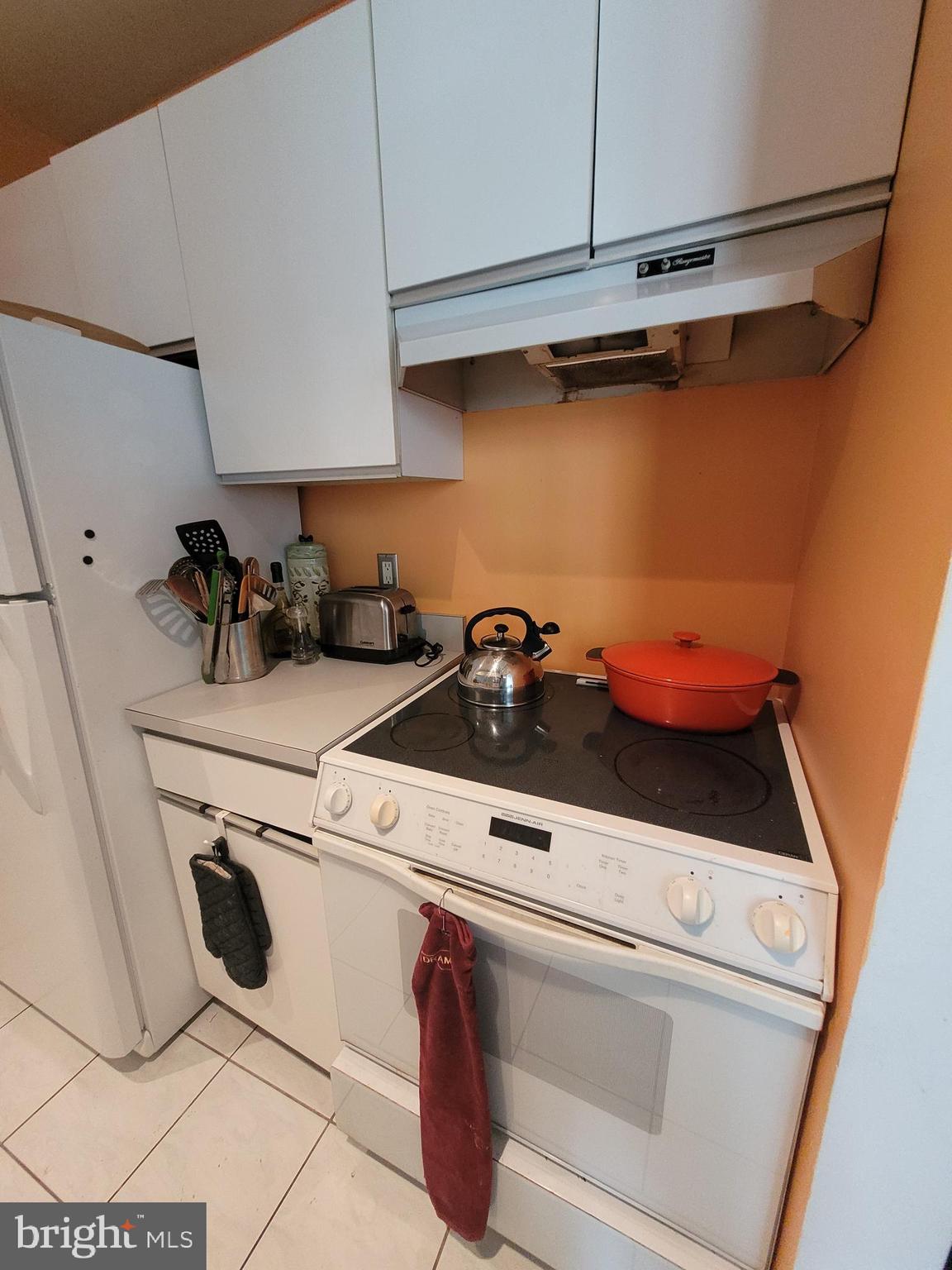 11 North 2nd Street, Unit 306 Philadelphia, PA 19106 - Photo 18 of 42 a utility room with dryer and washer