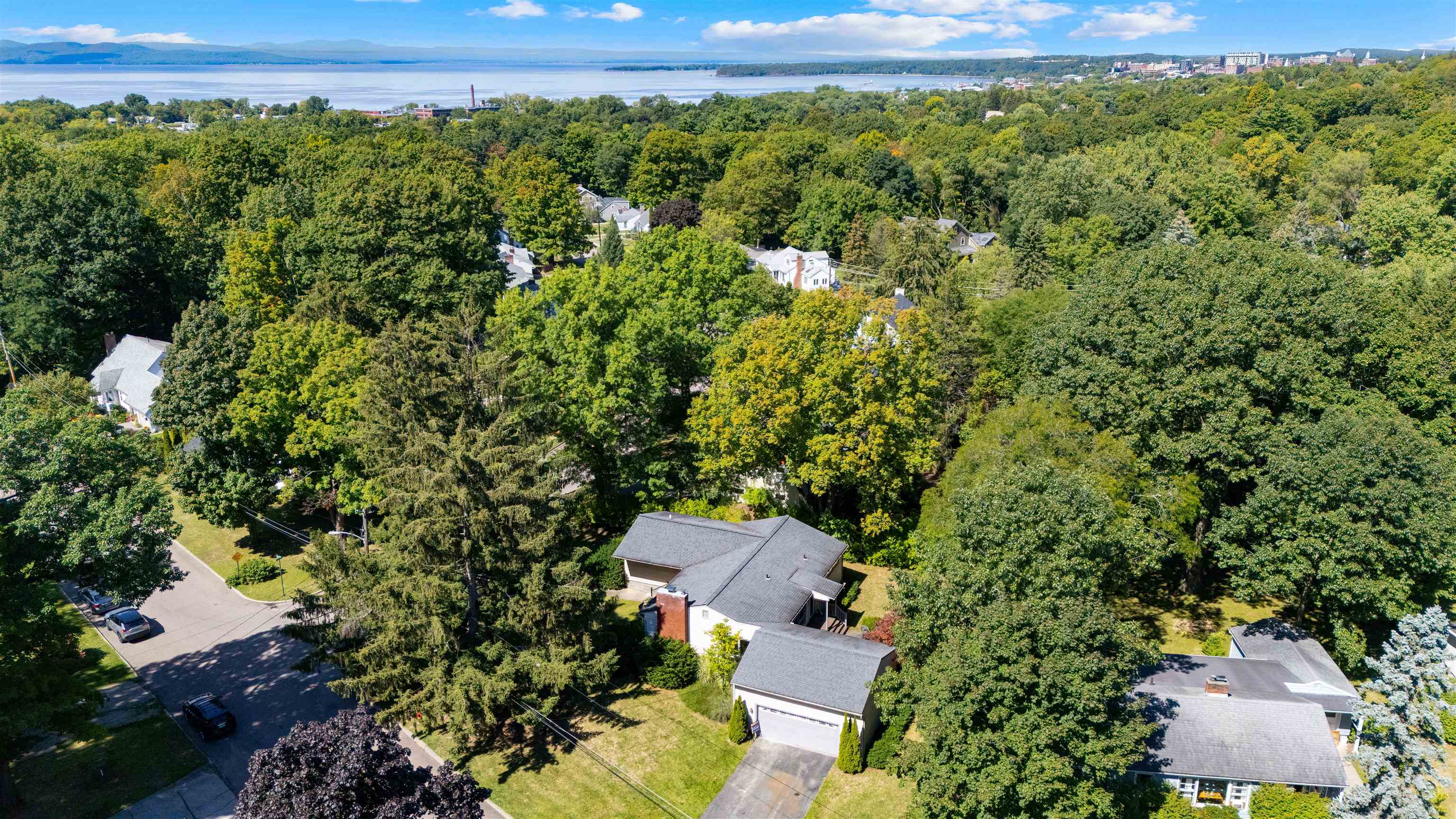 2 Crescent Road Burlington, VT 05401 - Photo 4 of 54 Gallery Image 4
