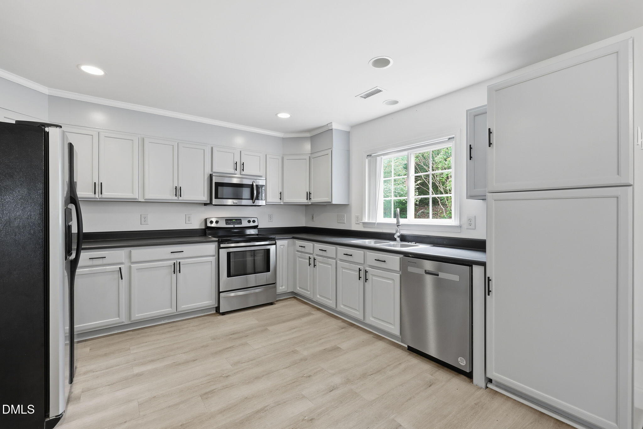 197 Depot Ridge Road Garner, NC 27529 - Photo 12 of 35 22 Kitchen