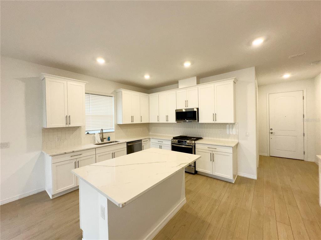 18123 Cherished Loop Lakewood Ranch, FL 34211 - Photo 5 of 31