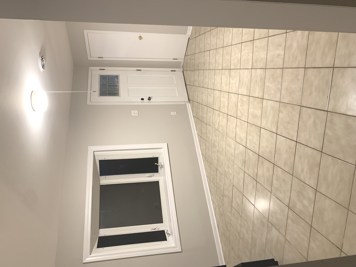 820 Post Lane Streamwood, IL 60107 - Photo 3 of 10 a bathroom with a sink and mirror