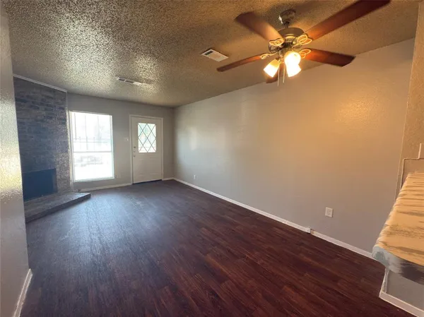 $950 | 2250 Aspen Drive, Dallas, TX 75227