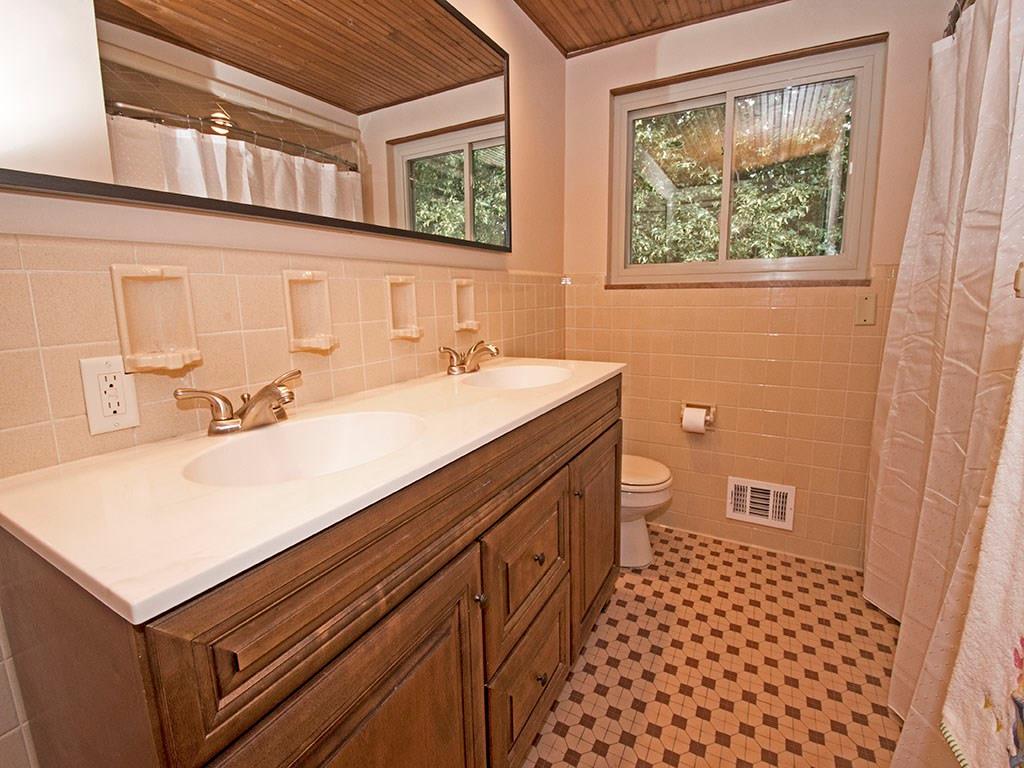 211 Farmington Road Pittsburgh, PA 15215 - Photo 14 of 25 Gallery Image 14