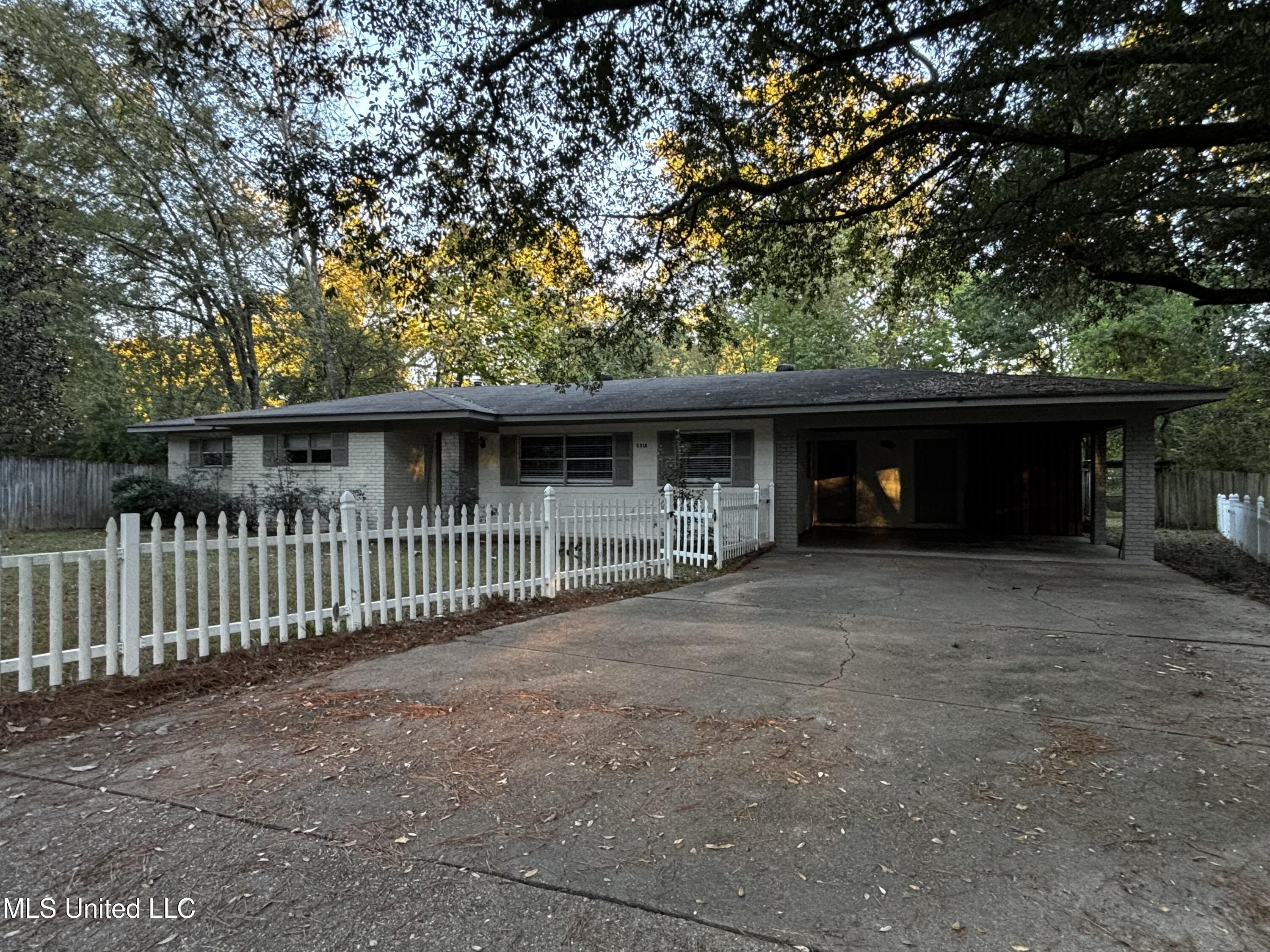 5318 Venetian Way Jackson, MS 39211 - Photo 1 of 14 front ext