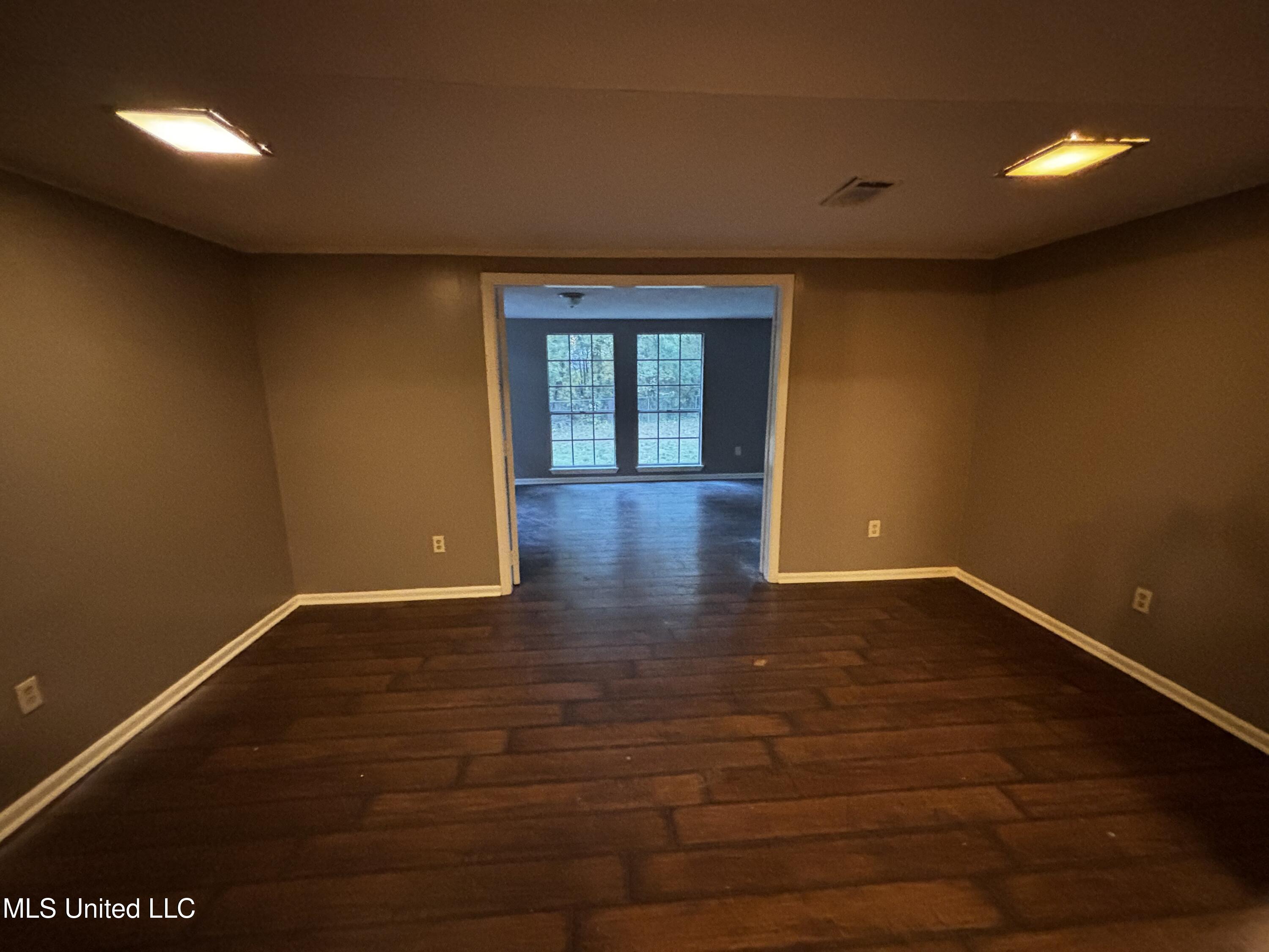 5318 Venetian Way Jackson, MS 39211 - Photo 6 of 14 Photo Nov 05 2025, 4 34 25 PM