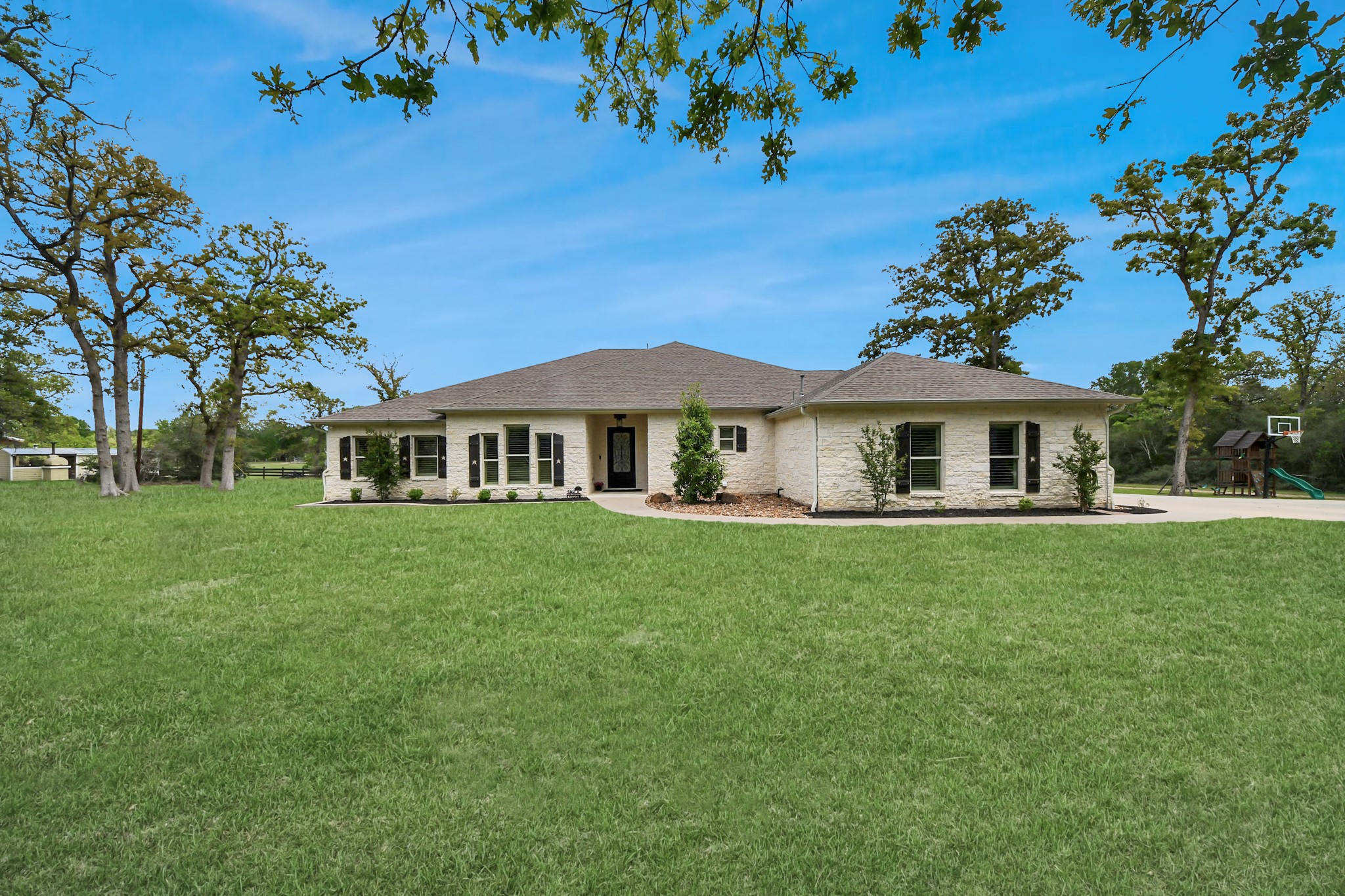 460 High Meadows Road Bellville, TX 77418 - Photo 2 of 50