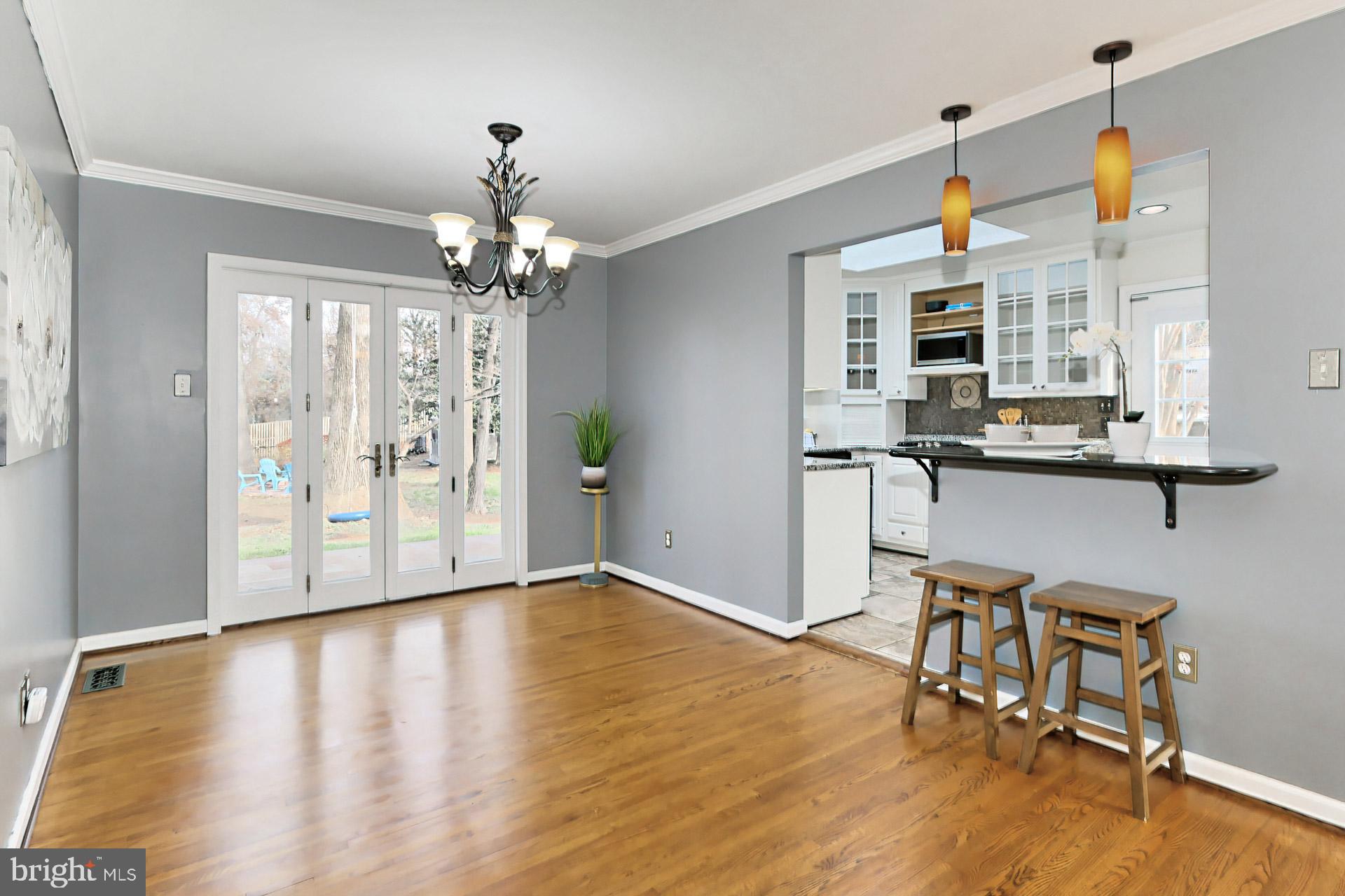7718 Viceroy Street Springfield, VA 22151 - Photo 11 of 39 Eat-in breakfast bar