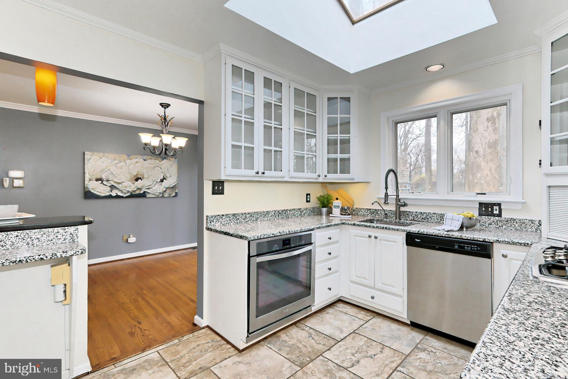 7718 Viceroy Street Springfield, VA 22151 - Photo 15 of 39 Open to dining