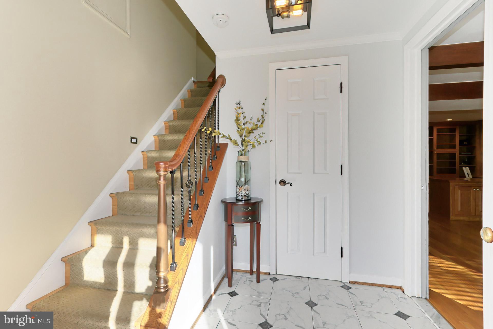 7718 Viceroy Street Springfield, VA 22151 - Photo 4 of 39 Spacious foyer