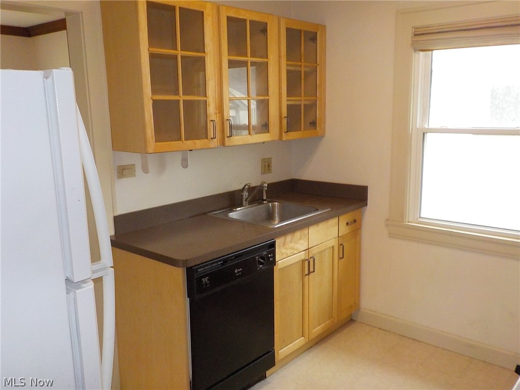 15621 Greenway Road Cleveland, OH 44111 - Photo 5 of 33 Gallery Image 5