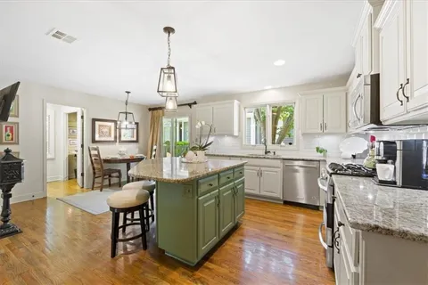 $895,000 | 7853 Howe Circle, Prairie Village, KS 66208