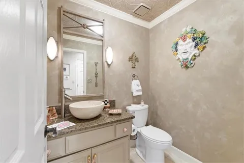 $895,000 | 7853 Howe Circle, Prairie Village, KS 66208