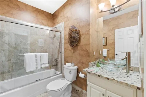 $895,000 | 7853 Howe Circle, Prairie Village, KS 66208