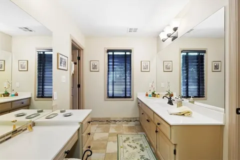 $895,000 | 7853 Howe Circle, Prairie Village, KS 66208