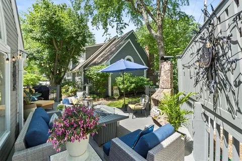 $895,000 | 7853 Howe Circle, Prairie Village, KS 66208