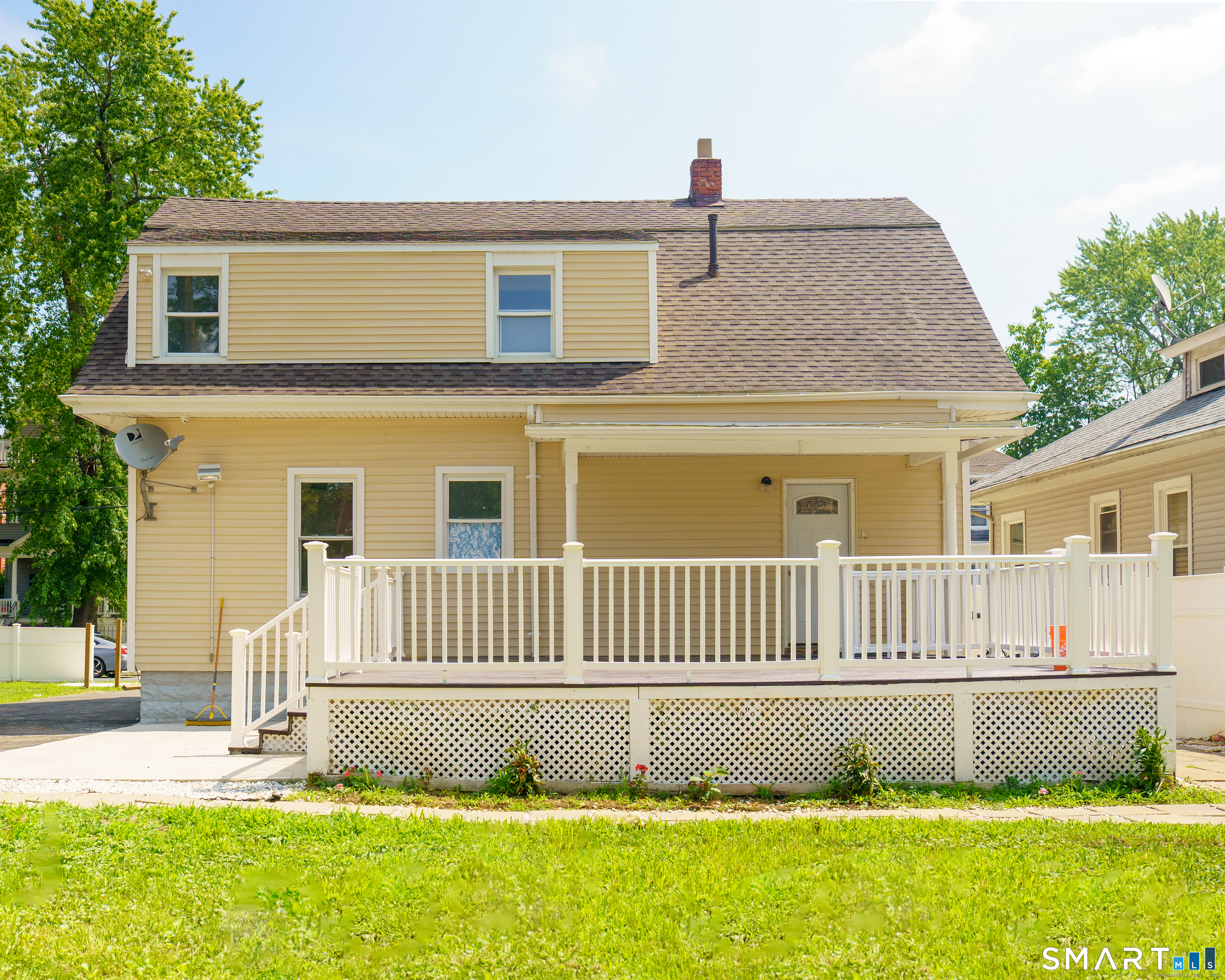 103 Baltimore Street Hartford, CT 06112 - Photo 2 of 11