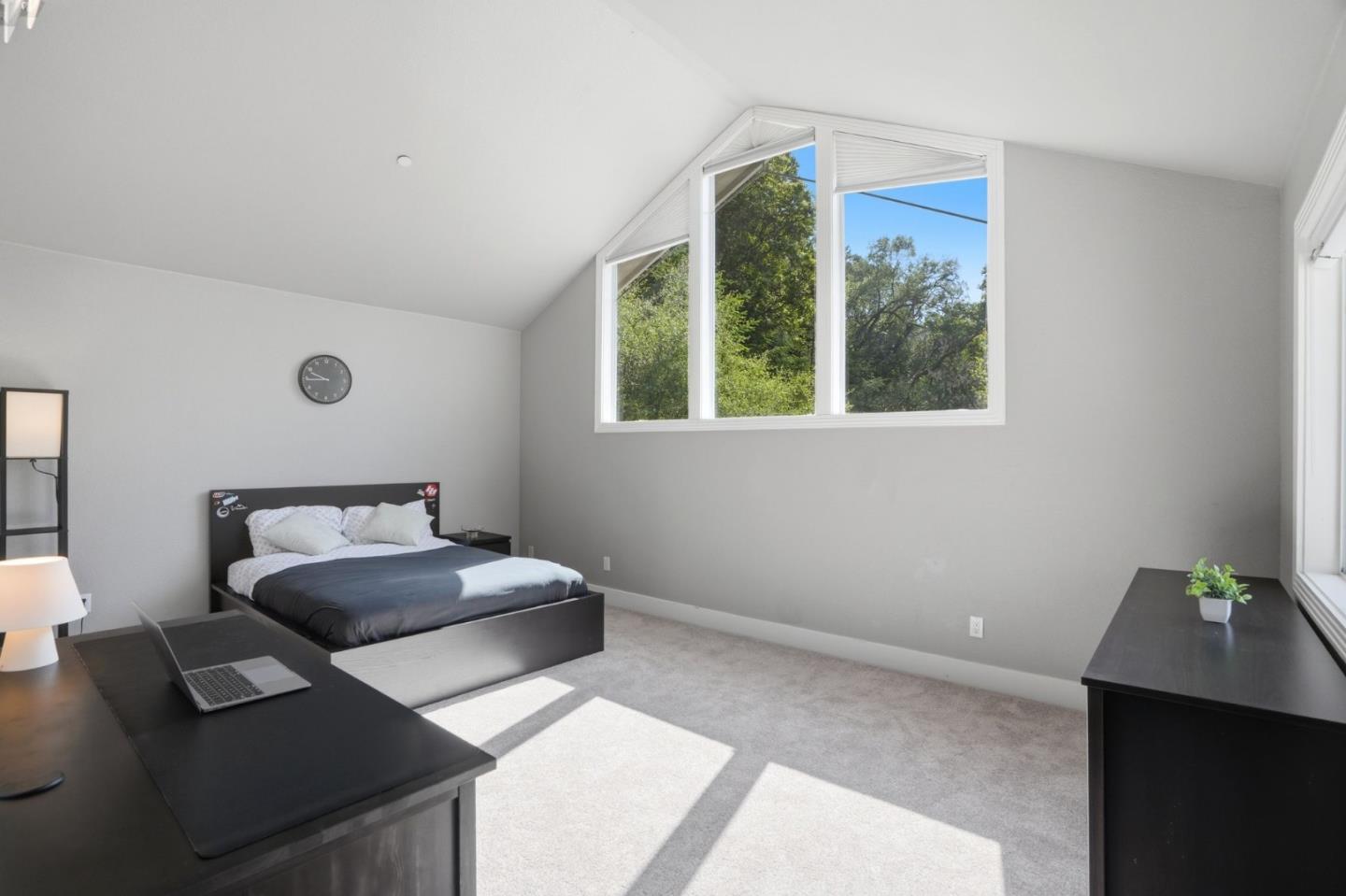 24106 Deer Path Road Saratoga, CA 95070 - Photo 41 of 68