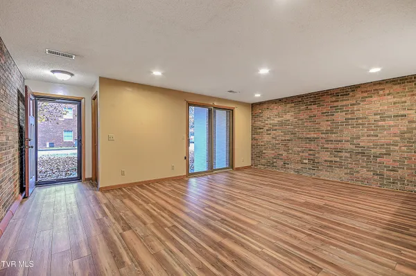 $155,000 | 500 Fleetwood Drive, Unit 7, Kingsport, TN 37660