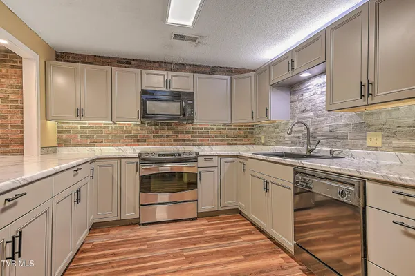 $155,000 | 500 Fleetwood Drive, Unit 7, Kingsport, TN 37660