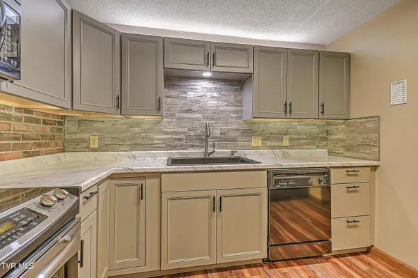 $155,000 | 500 Fleetwood Drive, Unit 7, Kingsport, TN 37660