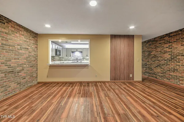 $155,000 | 500 Fleetwood Drive, Unit 7, Kingsport, TN 37660