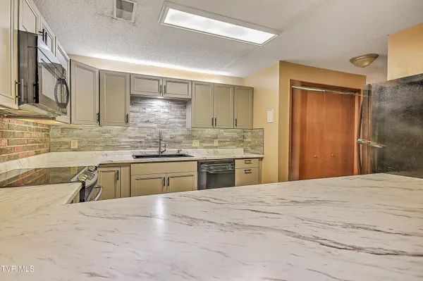 $155,000 | 500 Fleetwood Drive, Unit 7, Kingsport, TN 37660