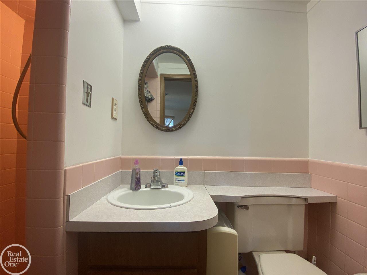 1300 Yule Road Leonard, MI 48367 - Photo 21 of 53 50075015-20.JPG