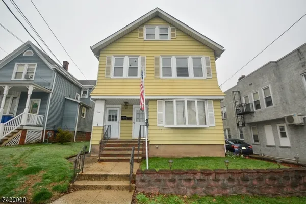 $2,900 | 308 Hoboken Road, Unit 2, East Rutherford, NJ 07073