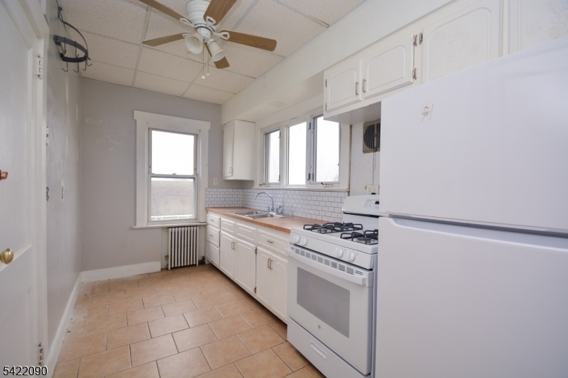 308 Hoboken Road, Unit 2 East Rutherford, NJ 07073 - Photo 12 of 18