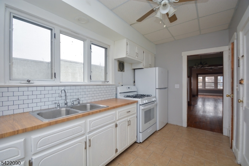 308 Hoboken Road, Unit 2 East Rutherford, NJ 07073 - Photo 2 of 18