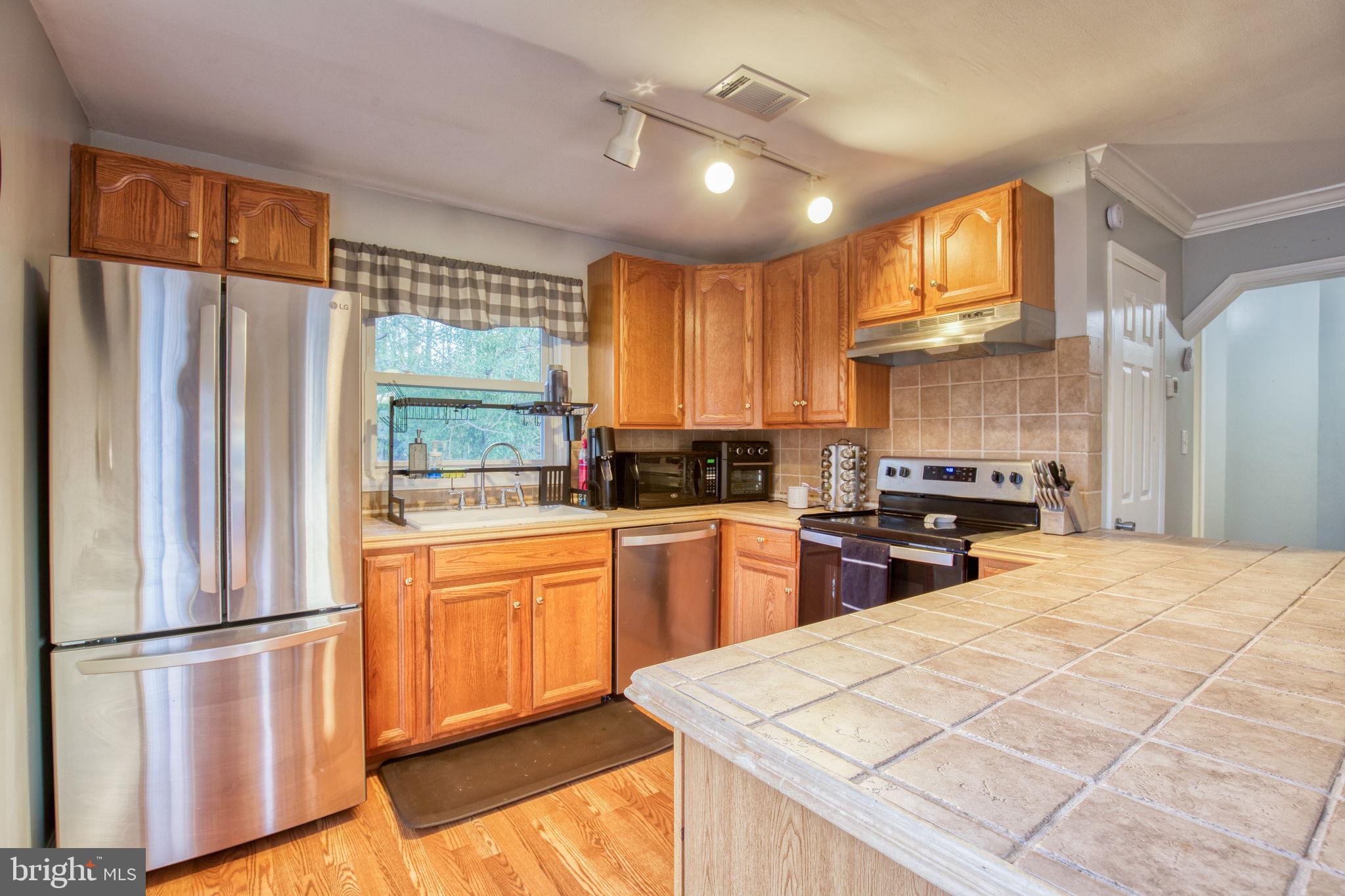 19129 Windsor Road Triangle, VA 22172 - Photo 11 of 36 Gallery Image 11