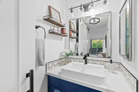 $798,000 | 4000 Farm Hill Boulevard, Unit 204, Redwood City, CA 94061