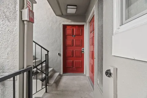 $798,000 | 4000 Farm Hill Boulevard, Unit 204, Redwood City, CA 94061