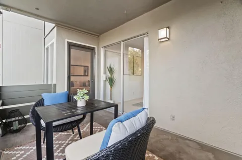 $798,000 | 4000 Farm Hill Boulevard, Unit 204, Redwood City, CA 94061